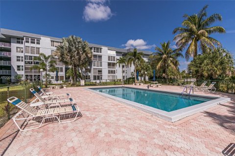 Condo in Margate, Florida, 2 bedrooms  № 2069001 - photo 27