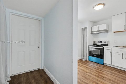 Condo in Margate, Florida, 2 bedrooms  № 2069001 - photo 7