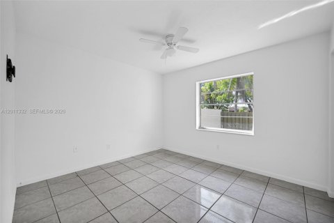 Townhouse in Miami, Florida 2 bedrooms, 94.3 sq.m. № 2075156 - photo 10
