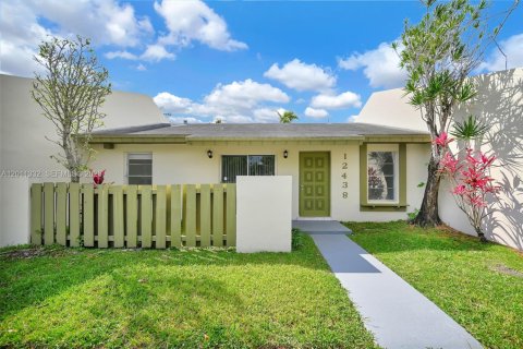Touwnhouse à Miami, Floride 2 chambres, 94.3 m2 № 2075156