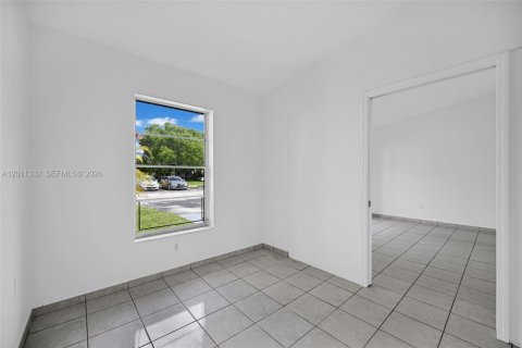 Townhouse in Miami, Florida 2 bedrooms, 94.3 sq.m. № 2075156 - photo 20