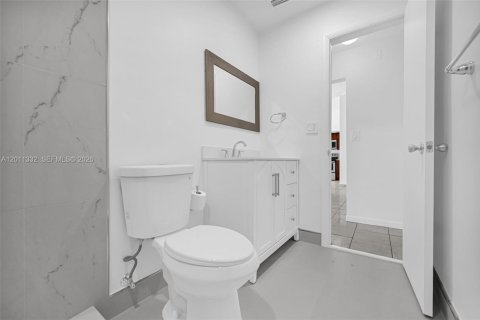 Townhouse in Miami, Florida 2 bedrooms, 94.3 sq.m. № 2075156 - photo 13