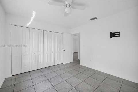 Townhouse in Miami, Florida 2 bedrooms, 94.3 sq.m. № 2075156 - photo 11
