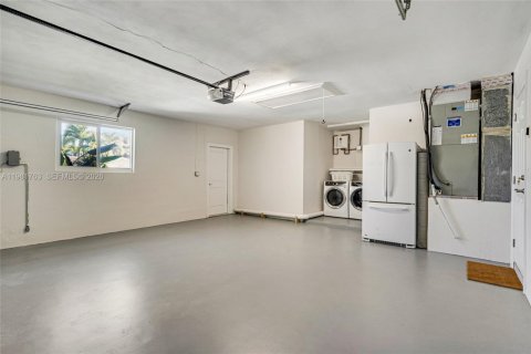 House in Lighthouse Point, Florida 3 bedrooms, 230.4 sq.m. № 2048696 - photo 30