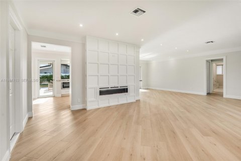 House in Lighthouse Point, Florida 3 bedrooms, 230.4 sq.m. № 2048696 - photo 5