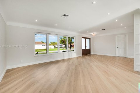 House in Lighthouse Point, Florida 3 bedrooms, 230.4 sq.m. № 2048696 - photo 7