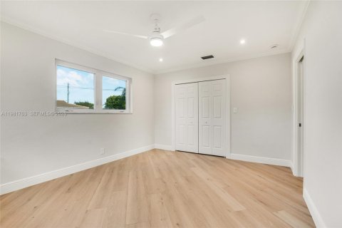 House in Lighthouse Point, Florida 3 bedrooms, 230.4 sq.m. № 2048696 - photo 26