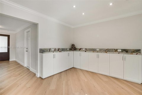 House in Lighthouse Point, Florida 3 bedrooms, 230.4 sq.m. № 2048696 - photo 16