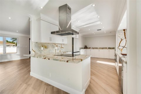 House in Lighthouse Point, Florida 3 bedrooms, 230.4 sq.m. № 2048696 - photo 15