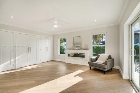 House in Lighthouse Point, Florida 3 bedrooms, 230.4 sq.m. № 2048696 - photo 17