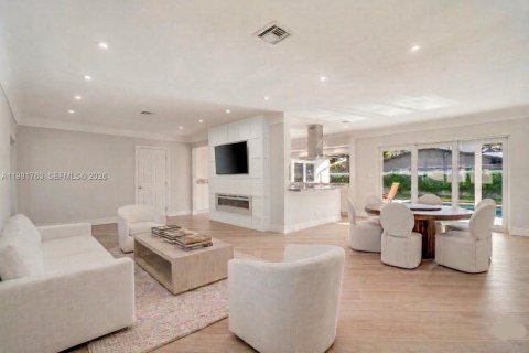 House in Lighthouse Point, Florida 3 bedrooms, 230.4 sq.m. № 2048696 - photo 9