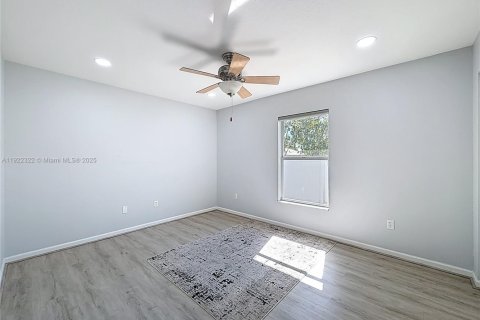 House in Port St. Lucie, Florida 3 bedrooms, 153.29 sq.m. № 1976272 - photo 25