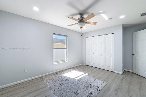 House in Port St. Lucie, Florida 3 bedrooms, 153.29 sq.m. № 1976272 - photo 26