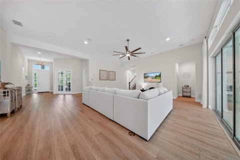 House in Lutz, Florida 5 bedrooms, 372.82 sq.m. № 2258229 - photo 29