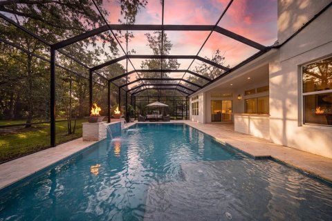 House in Lutz, Florida 5 bedrooms, 372.82 sq.m. № 2258229 - photo 2