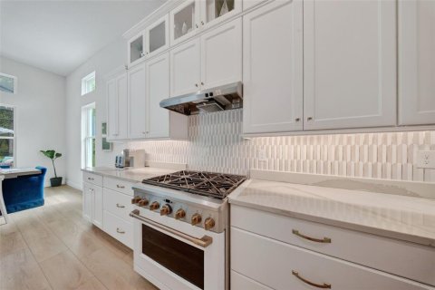 House in Lutz, Florida 5 bedrooms, 372.82 sq.m. № 2258229 - photo 18