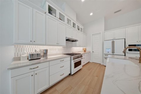 House in Lutz, Florida 5 bedrooms, 372.82 sq.m. № 2258229 - photo 17