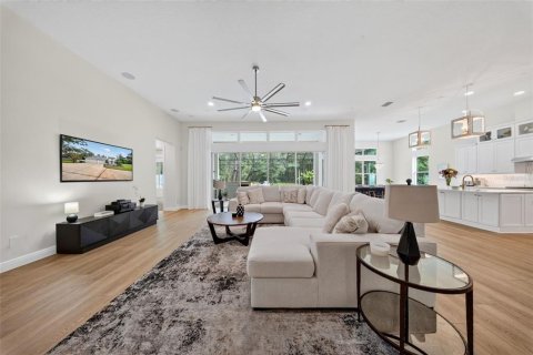 House in Lutz, Florida 5 bedrooms, 372.82 sq.m. № 2258229 - photo 11