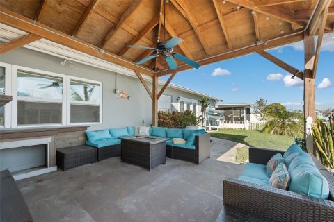 House in Hudson, Florida 3 bedrooms, 169.45 sq.m. № 1563378 - photo 5