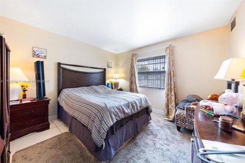 Купить коммерческую недвижимость в Лодерхилл, Флорида № 1959128 - фото 27