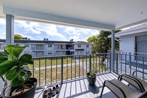 Купить коммерческую недвижимость в Лодерхилл, Флорида № 1959128 - фото 26