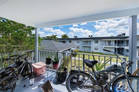 Купить коммерческую недвижимость в Лодерхилл, Флорида № 1959128 - фото 18