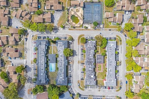 Купить коммерческую недвижимость в Лодерхилл, Флорида № 1959128 - фото 3