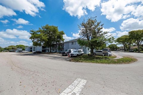 Купить коммерческую недвижимость в Лодерхилл, Флорида № 1959128 - фото 6