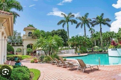 Apartment in Pembroke Pines, Florida 1 bedroom, 172.61 sq.m. № 2264424