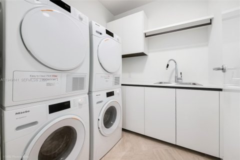 Купить кондоминиум в Майами, Флорида 4 спальни, 382.48м2, № 2005499 - фото 20