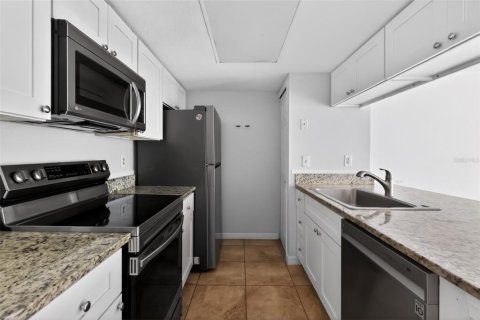 Copropriété à vendre à Kissimmee, Floride: 3 chambres, 123.19 m2 № 2100987 - photo 6