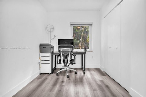 Casa en alquiler en North Miami, Florida, 2 dormitorios, 69.68 m2 № 1893373 - foto 19
