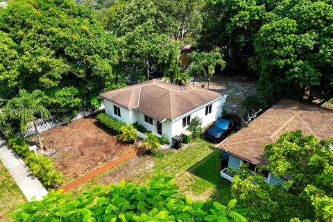 Casa en alquiler en North Miami, Florida, 2 dormitorios, 69.68 m2 № 1893373 - foto 3