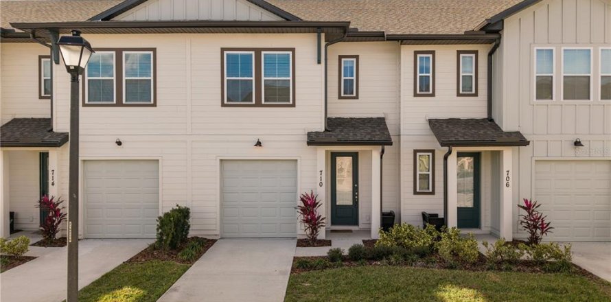 Townhouse in Davenport, Florida 3 bedrooms, 150.69 sq.m. № 2213846