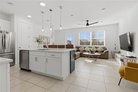 Townhouse in Davenport, Florida 3 bedrooms, 150.69 sq.m. № 2213846 - photo 11