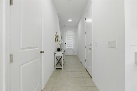 Townhouse in Davenport, Florida 3 bedrooms, 150.69 sq.m. № 2213846 - photo 4