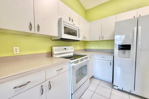 Villa ou maison à louer à Tampa, Floride: 3 chambres, 96.62 m2 № 2106857 - photo 7