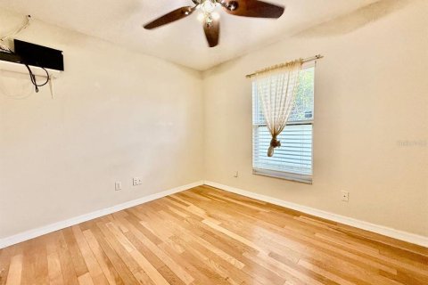 Villa ou maison à louer à Tampa, Floride: 3 chambres, 96.62 m2 № 2106857 - photo 12