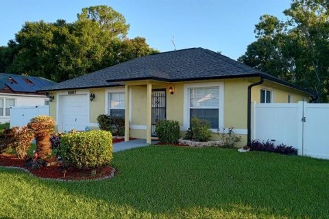 Villa ou maison à louer à Tampa, Floride: 3 chambres, 96.62 m2 № 2106857 - photo 2