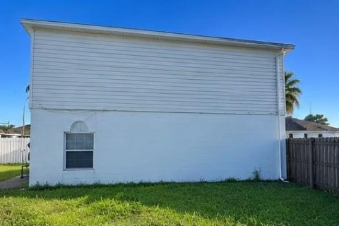 Villa ou maison à vendre à Kissimmee, Floride: 5 chambres, 199.18 m2 № 2431897 - photo 23