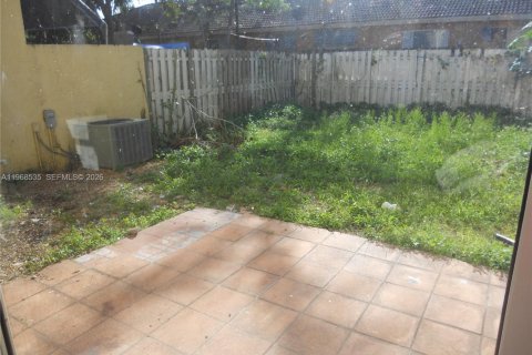Adosado en venta en Homestead, Florida, 3 dormitorios, 114.46 m2 № 2030977 - foto 2