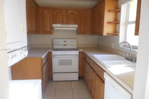 Adosado en venta en Homestead, Florida, 3 dormitorios, 114.46 m2 № 2030977 - foto 12