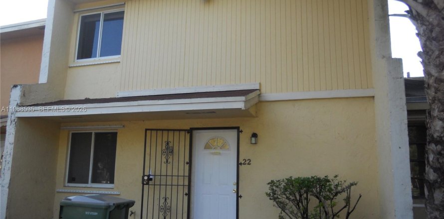 Adosado en Homestead, Florida 3 dormitorios, 114.46 m2 № 2030977