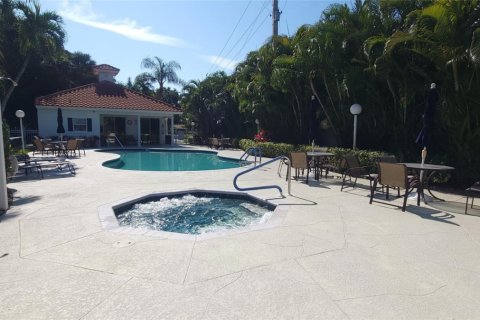 House in Boynton Beach, Florida 3 bedrooms, 183.85 sq.m. № 1222399 - photo 1