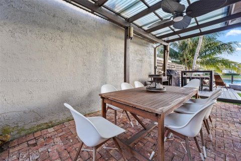 Casa en venta en Doral, Florida, 4 dormitorios, 225.66 m2 № 2020025 - foto 8