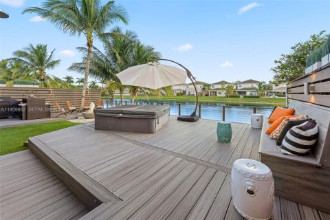 Casa en venta en Doral, Florida, 4 dormitorios, 225.66 m2 № 2020025 - foto 6