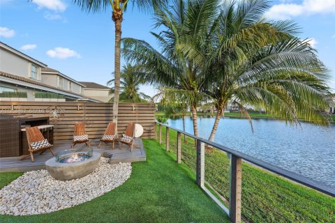 Casa en venta en Doral, Florida, 4 dormitorios, 225.66 m2 № 2020025 - foto 7