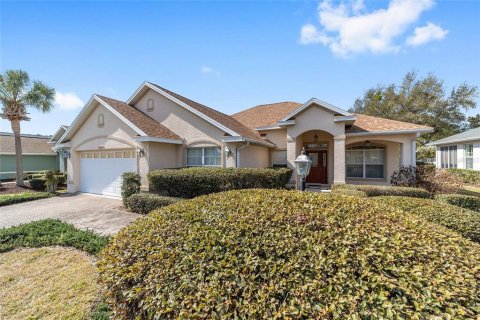 House in Ocala, Florida 3 bedrooms, 170.2 sq.m. № 2339618