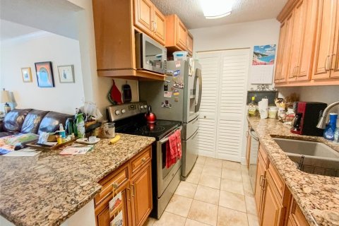 Copropriété à louer à Palm Harbor, Floride: 2 chambres, 83.43 m2 № 2096420 - photo 5