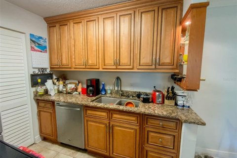 Copropriété à louer à Palm Harbor, Floride: 2 chambres, 83.43 m2 № 2096420 - photo 4